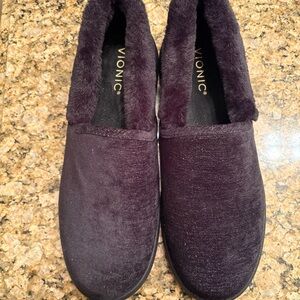 Vionic slippers